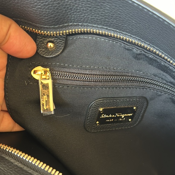Salvatore Ferragamo bag - Picture 11 of 13